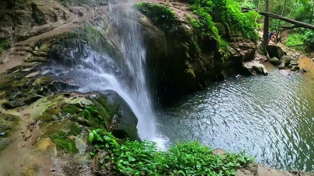 Cachoeira do Urubu em Santo Amaro BA Cachoeira do Urubu em Santo Amaro BA
