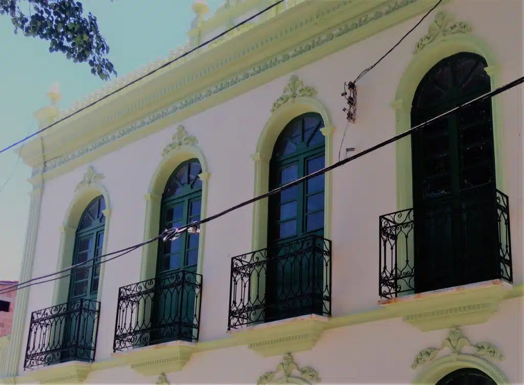 Casa de Izidro Nascimento em Alcobaça na Bahia Casa de Izidro Nascimento em Alcobaça na Bahia