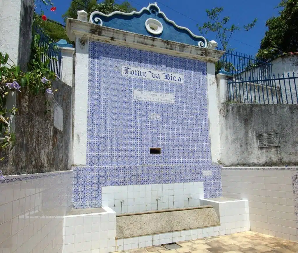 Fonte da Bica na Ilha de Itaparica Fonte da Bica na Ilha de Itaparica