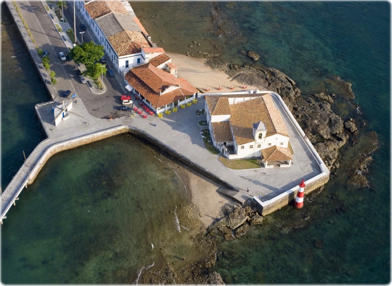 Igreja Nossa Senhora de Mont Serrat Igreja Nossa Senhora de Mont Serrat