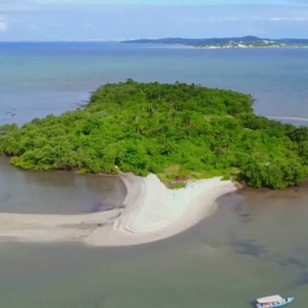 Ilha do Medo na Baía de Todos os Santos