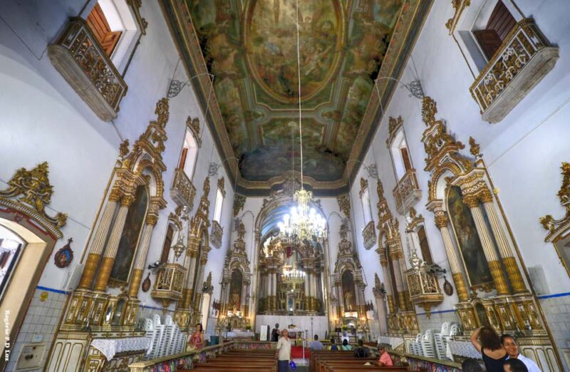 Interior da Igreja do Nosso Senhor do Bonfim em Salvador BA Interior da Igreja do Nosso Senhor do Bonfim em Salvador BA