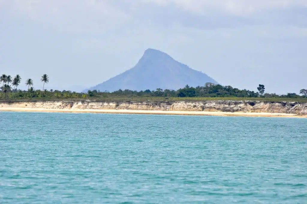 Monte Pascoal na Bahia Monte Pascoal