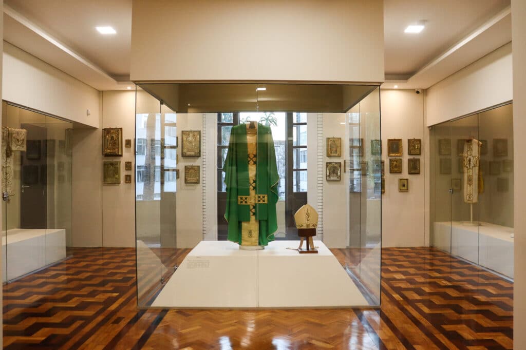 Museu de Arte Antiga e Popular Henriqueta Catharino em Salvador BA Museu de Arte Antiga e Popular Henriqueta Catharino em Salvador BA