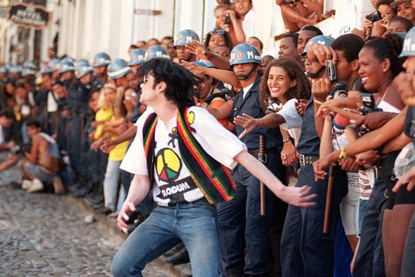 Olodum com Michael Jackson em Salvador da Bahia Olodum com Michael Jackson em Salvador da Bahia