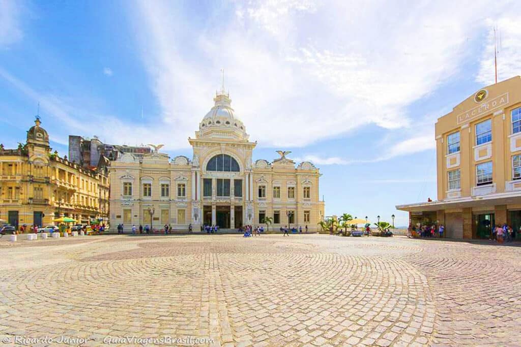 Praça Tomé de Souza em Salvador da Bahia Praça Tomé de Souza em Salvador da Bahia