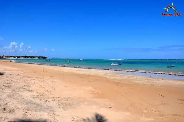 Praia de Barra Grande na Ilha de Itaparica Praia de Barra Grande na Ilha de Itaparica