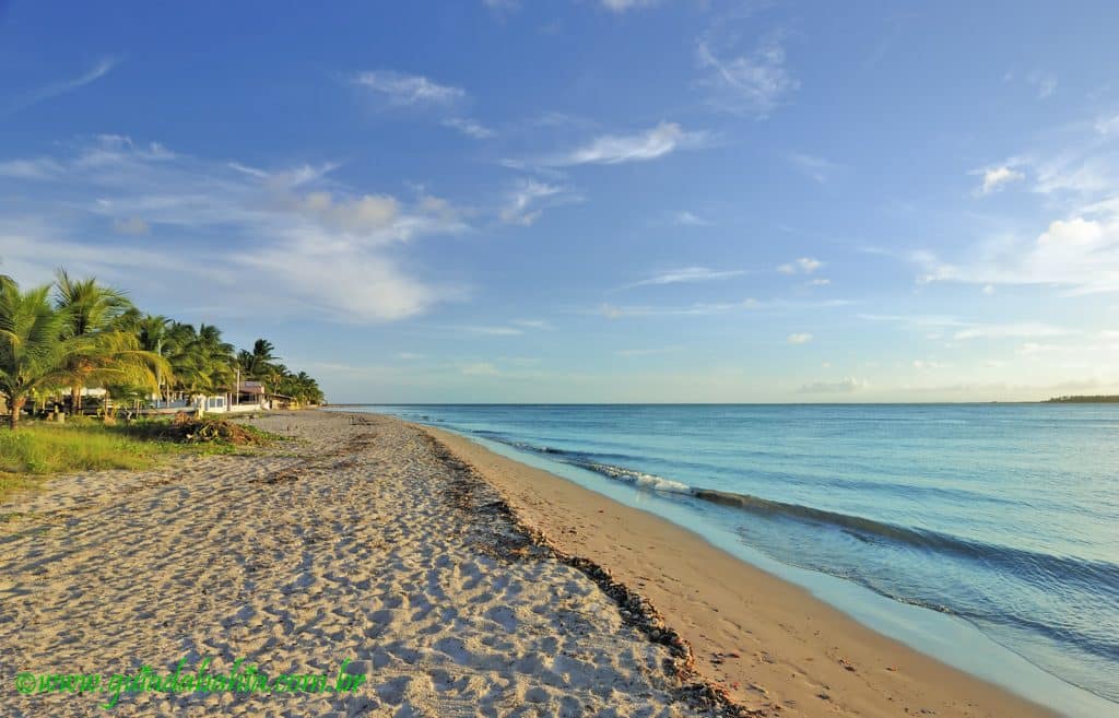 Praia de Berlinque na Ilha de Itaparica Praia de Berlinque na Ilha de Itaparica