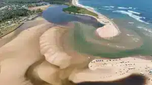 Praia de Buraquinho em Lauro Freitas