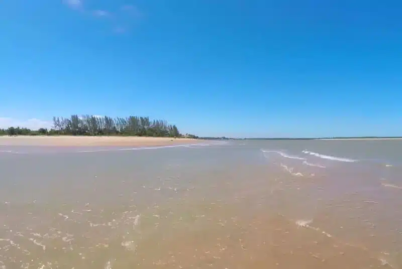 Praia do Lugar Comum – Nova Viçosa – BA Praia do Lugar Comum – Nova Viçosa – BA