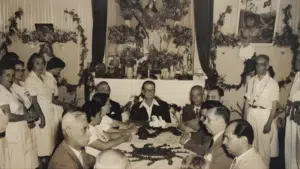 Durante uma sessão de Umbanda, Zélio Fernandino de Moraes apresentou manifestações.