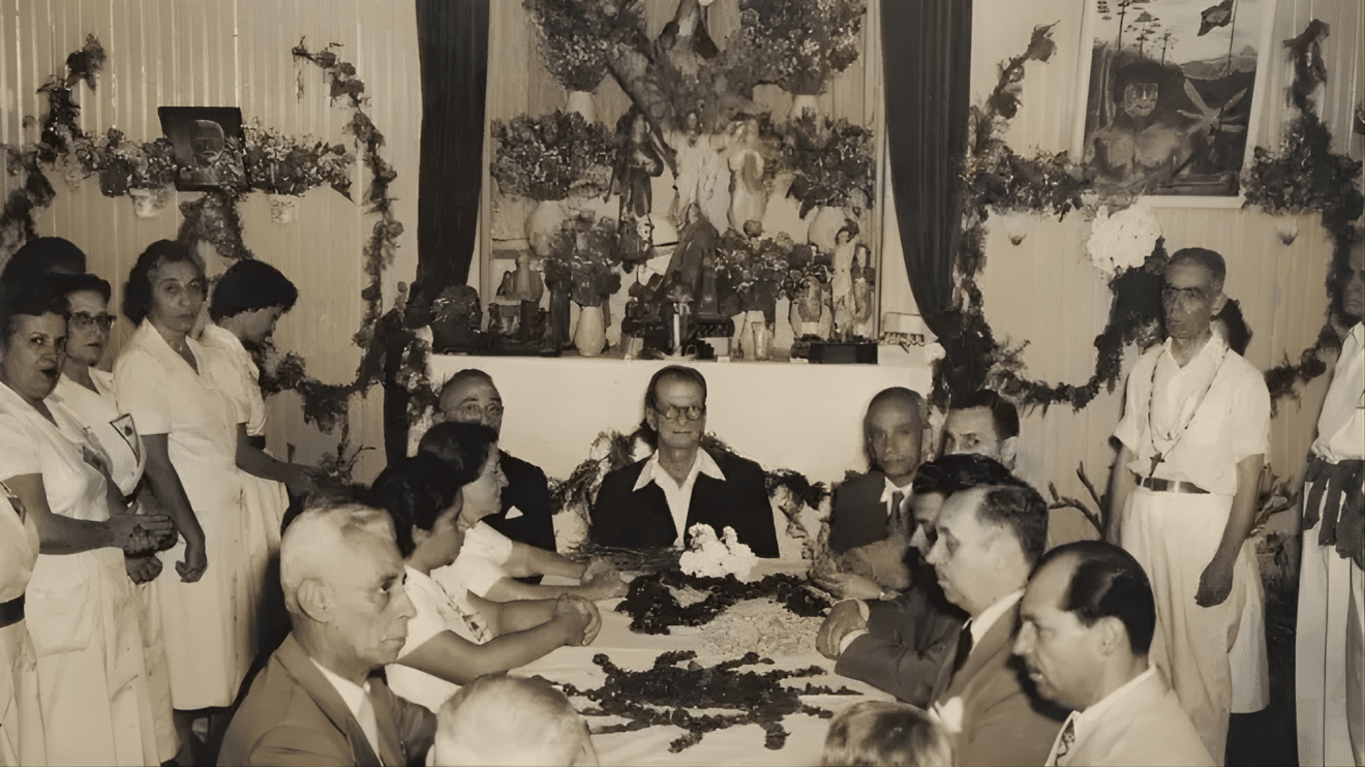 Durante uma sessão de Umbanda, Zélio Fernandino de Moraes apresentou manifestações. Durante uma sessão de Umbanda, Zélio Fernandino de Moraes apresentou manifestações.