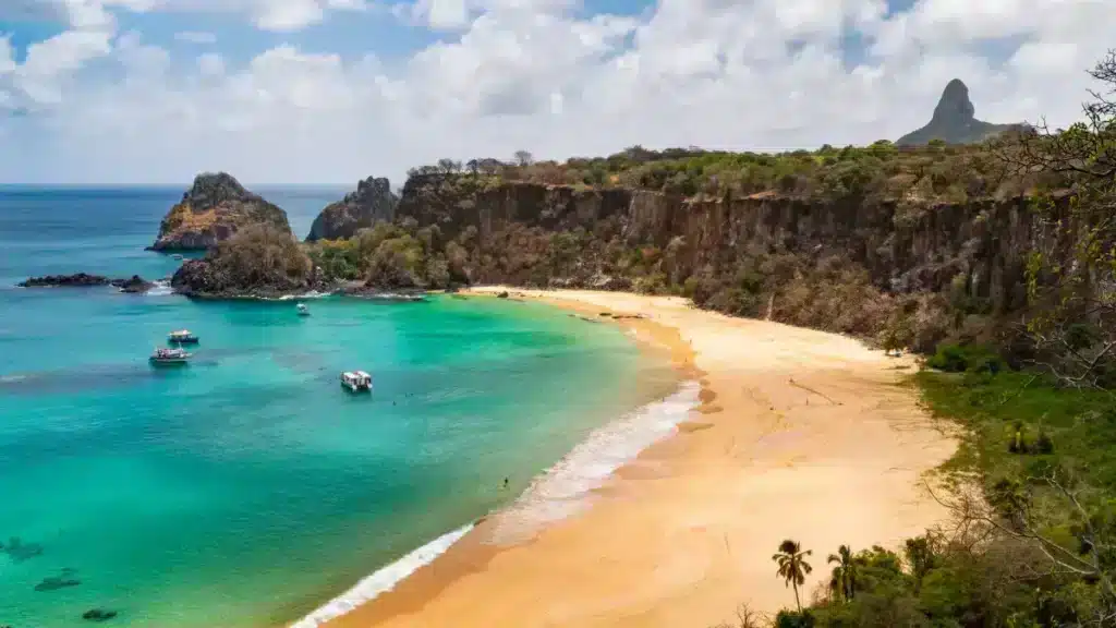 Baía do Sancho em Fernando de Noronha Baía do Sancho em Fernando de Noronha