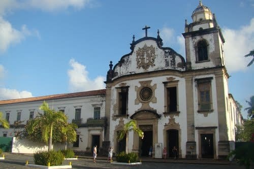 IGREJA E MOSTEIRO DE SÃO BENTO IGREJA E MOSTEIRO DE SÃO BENTO