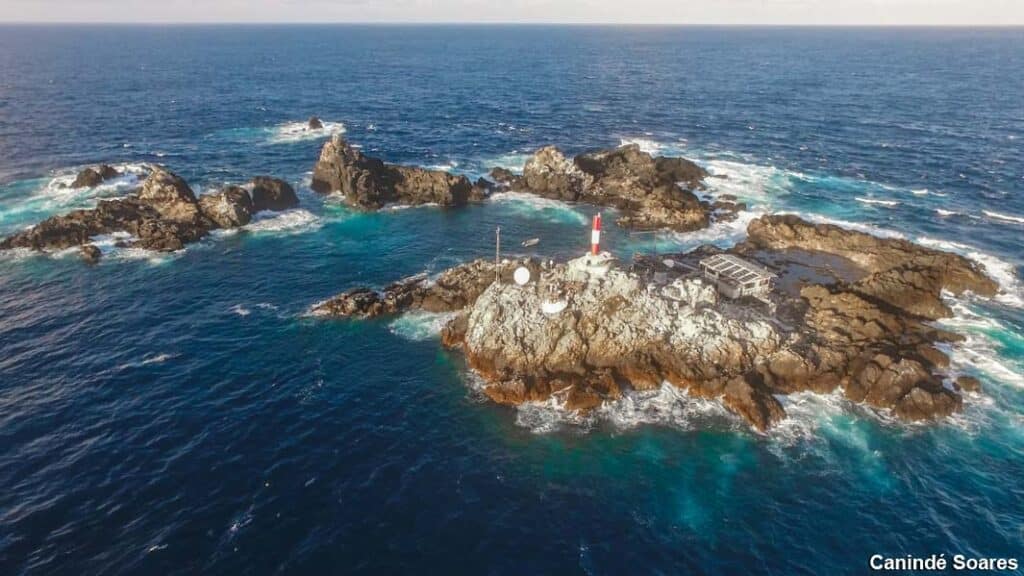 Penedos de São Pedro e São Paulo Penedos de São Pedro e São Paulo