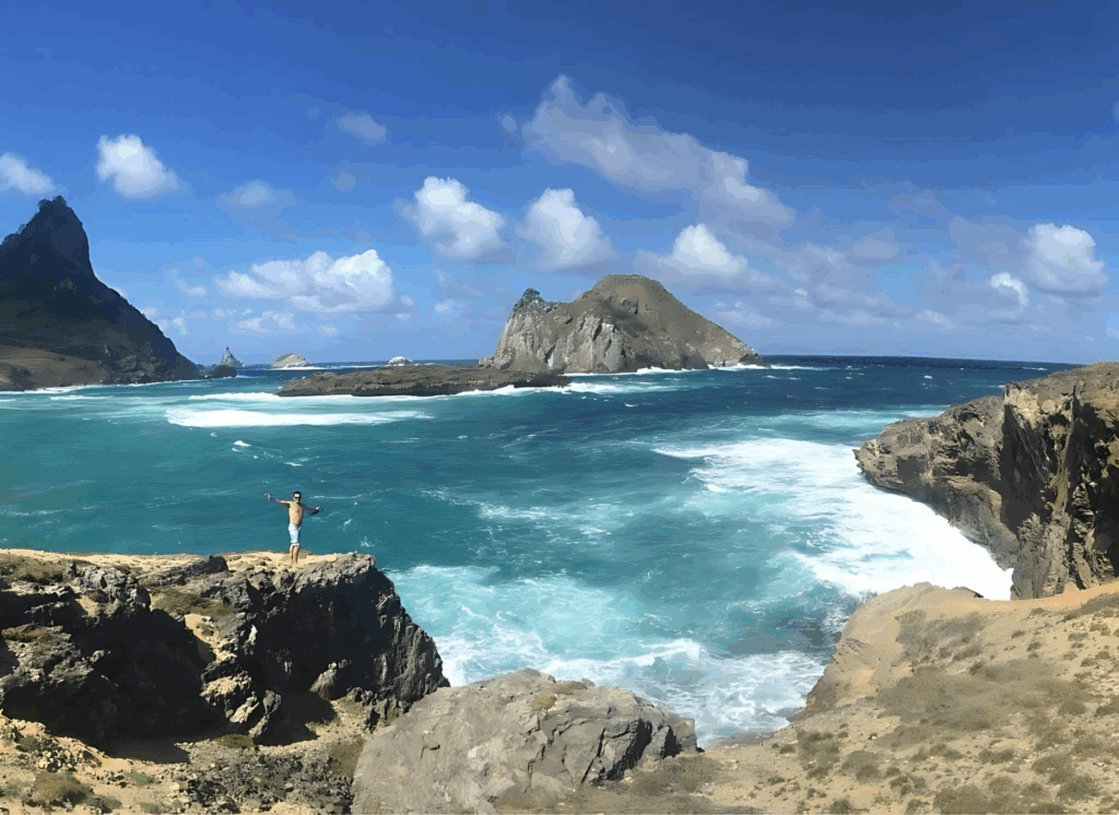 Ponta das Caracas em Fernando de Noronha Ponta das Caracas em Fernando de Noronha