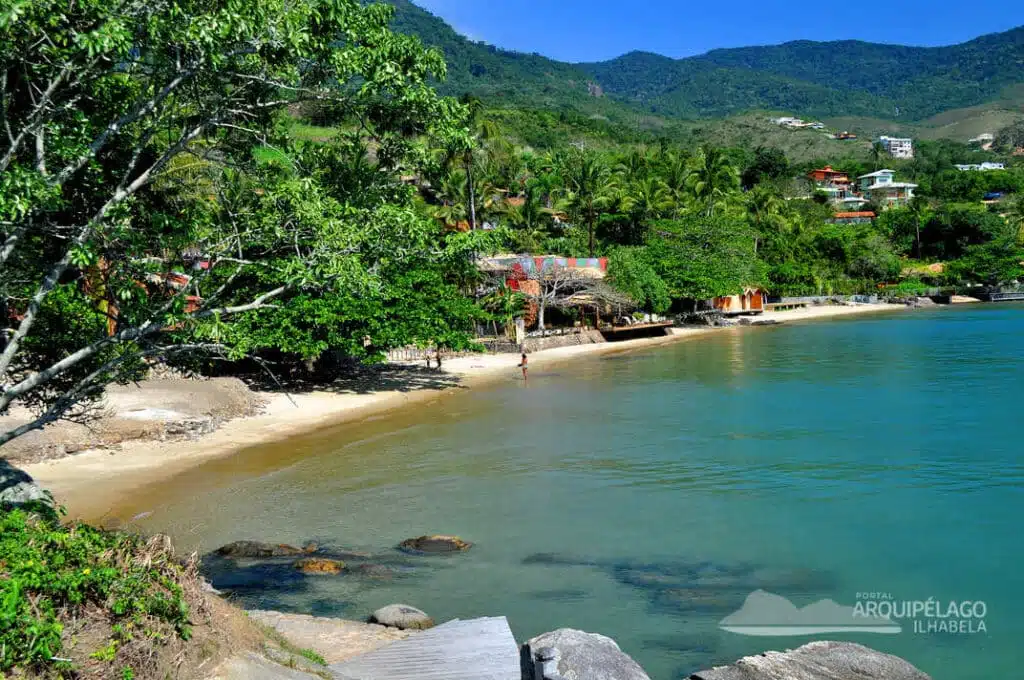 Praia Ponta da Azeda em Ilhabela Praia Ponta da Azeda em Ilhabela