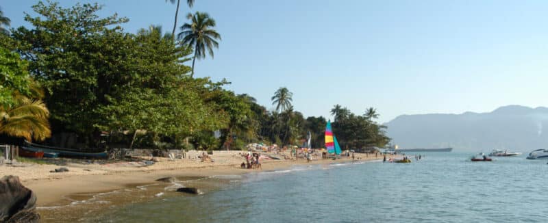 Praia da Armação em Ilhabela Praia da Armação em Ilhabela