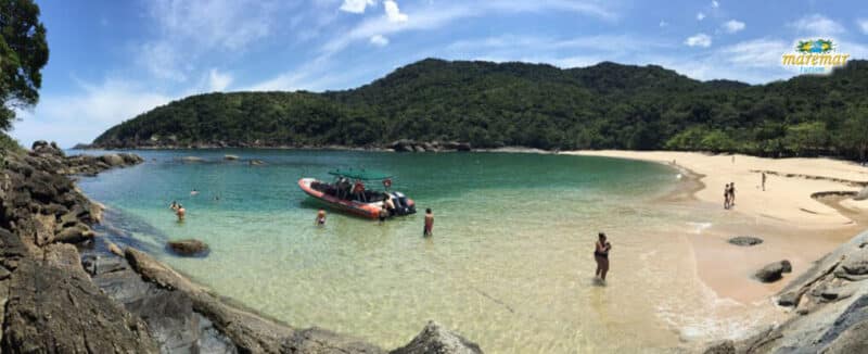 Praia de Indaiaúba em Ilhabela Praia de Indaiaúba em Ilhabela