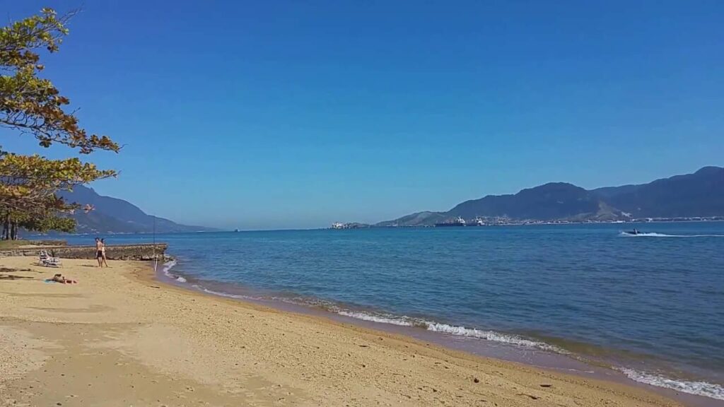 Praia do Itaquanduba em Ilhabela Praia do Itaquanduba em Ilhabela