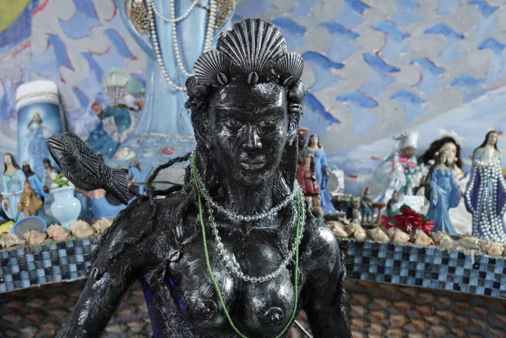 Sereia negra para representar Iemanjá Sereia negra para representar Iemanjá