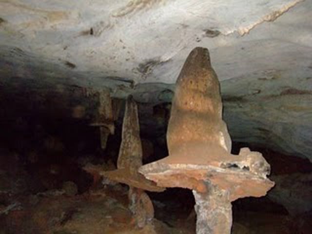 Toca da Onça ou Gruta da Tiquara em Campo Formoso na Bahia Toca da Onça ou Gruta da Tiquara em Campo Formoso na Bahia
