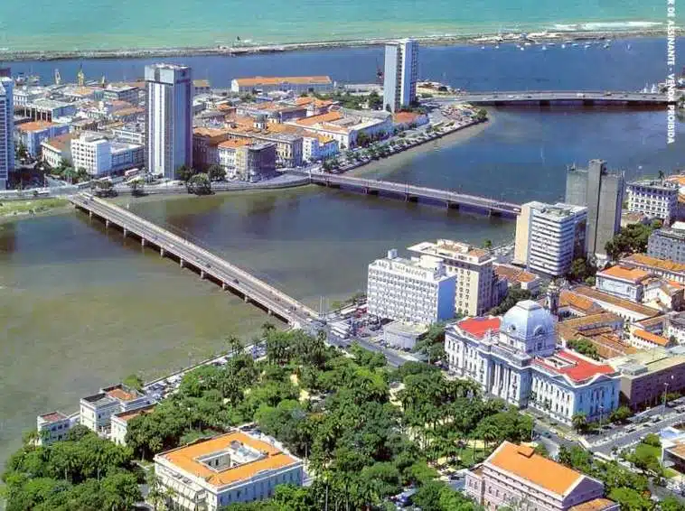 Rio Capibaribe em Recife PE Rio Capibaribe em Recife PE
