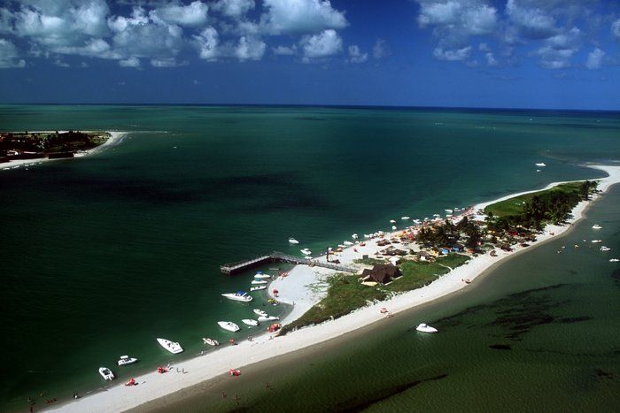 Coroa do Avião na Ilha de Itamaracá Coroa do Avião na Ilha de Itamaracá