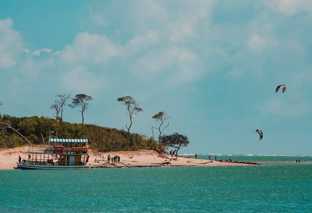 Praia do Canto da Barra em Fortim Praia do Canto da Barra em Fortim