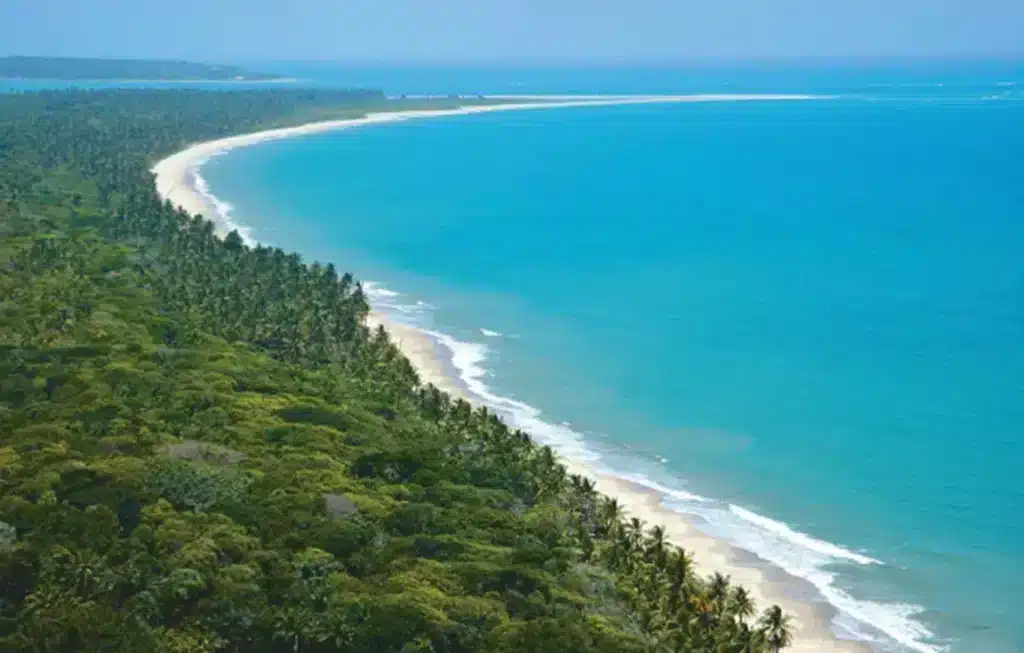 Praia dos Garcez na Ilha D´Ajuda em Jaguaripe Praia dos Garcez na Ilha D´Ajuda em Jaguaripe
