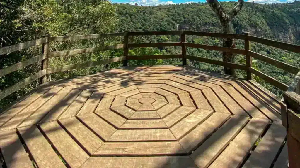 Mirante da Gameleira no Parque Nacional de Ubajara Mirante da Gameleira no Parque Nacional de Ubajara