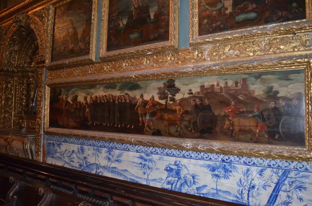 Painéis no interior da Capela Dourada Painéis no interior da Capela Dourada