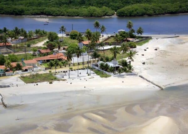 A praia de Carne de Vaca é a última praia do litoral norte pernambucano