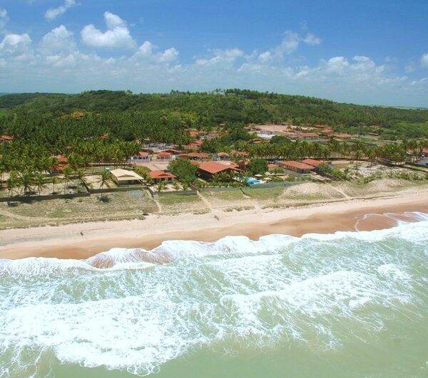 Barra de Camaratuba é uma das últimas praias selvagens do nordeste