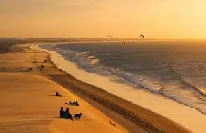 Litoral Leste do Ceará mantém sua autenticidade mesmo nas praias mais agitadas