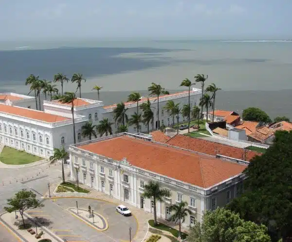 Passear por São Luís do Maranhão é transitar entre o passado histórico e o presente