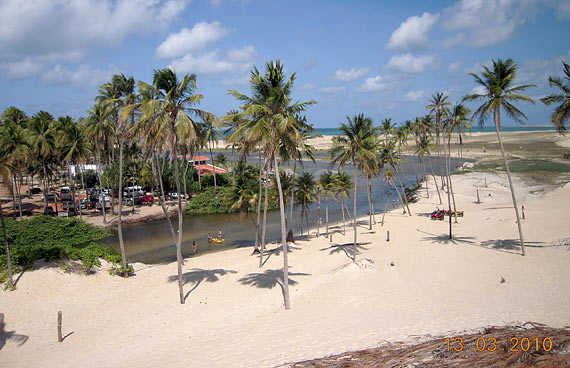 Rio do Fogo no RN possui praias paradisíacas, lagoas e mata preservada