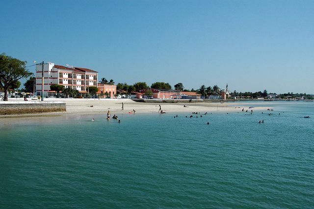 Praia de Cairu em Salinas da Margarida Praia de Cairu em Salinas da Margarida
