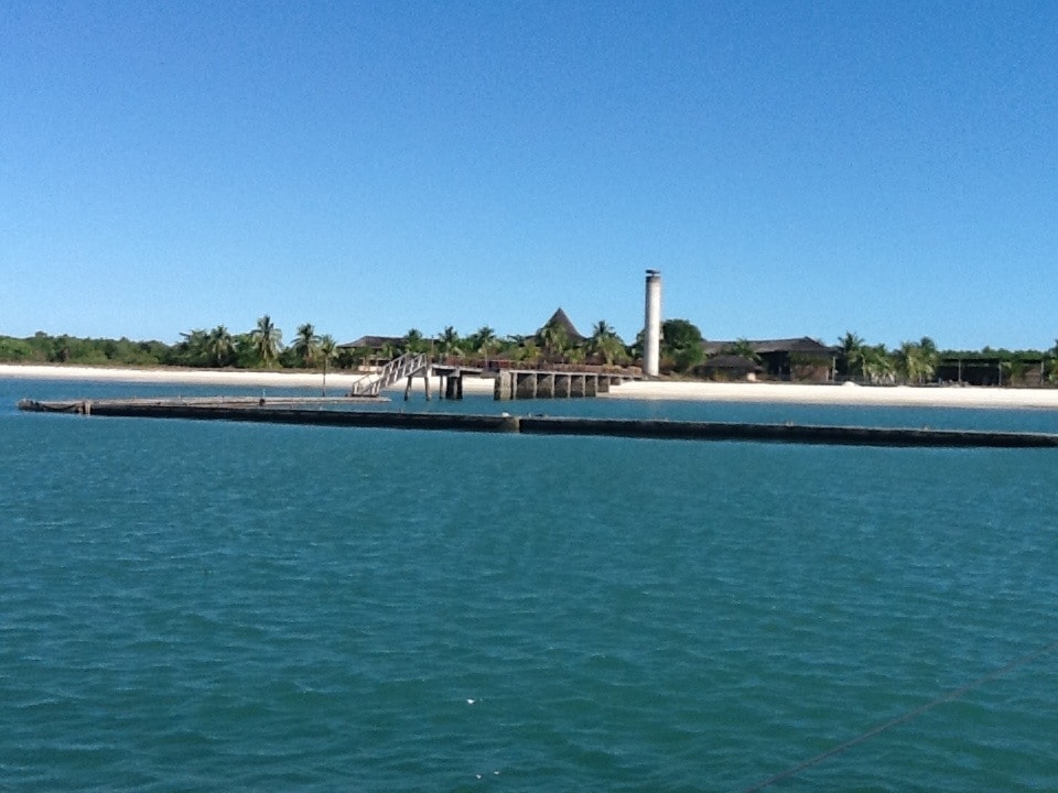 Praia de Ponta do Dourado em Salinas da Margarida Praia de Ponta do Dourado em Salinas da Margarida