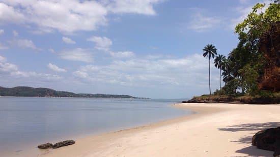praia da Barra do Paraguaçu em Salinas da Margarida praia da Barra do Paraguaçu em Salinas da Margarida