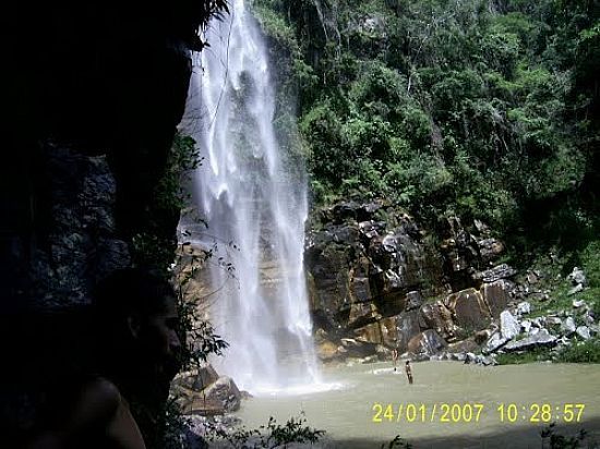Cachoeira das Moendas em Ituaçu na Chapada Diamantina Cachoeira das Moendas em Ituaçu na Chapada Diamantina