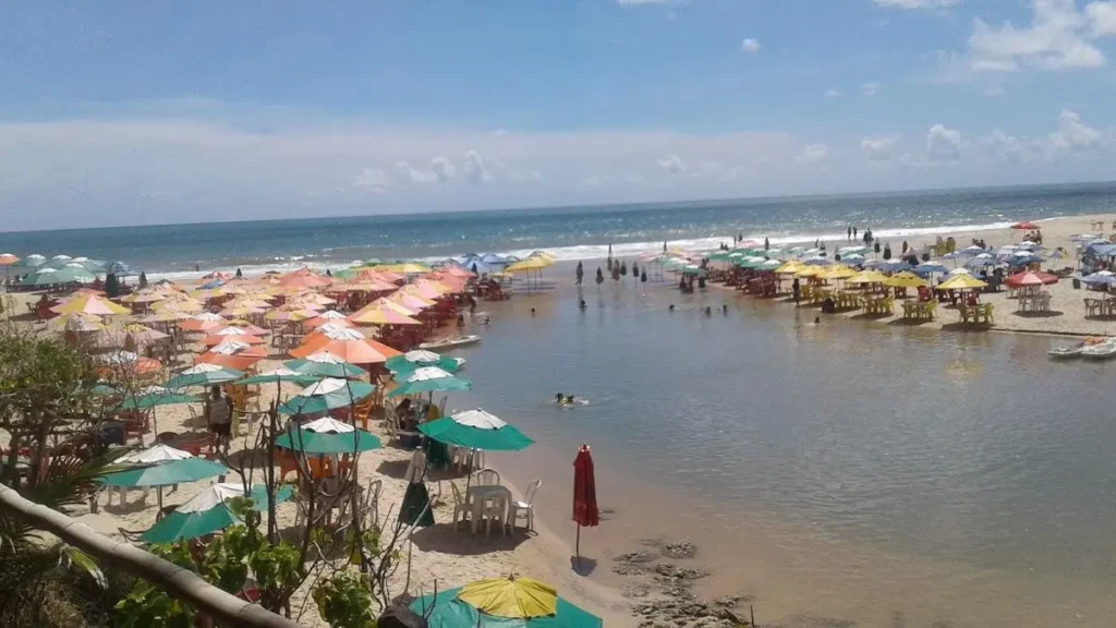 Praia de Pitimbu em Pitimbu PB Praia de Pitimbu em Pitimbu PB