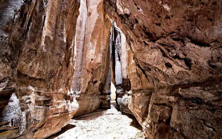 Gruta do Riacho dos Bois Serra das Confusões no Piauí Gruta do Riacho dos Bois Serra das Confusões no Piauí