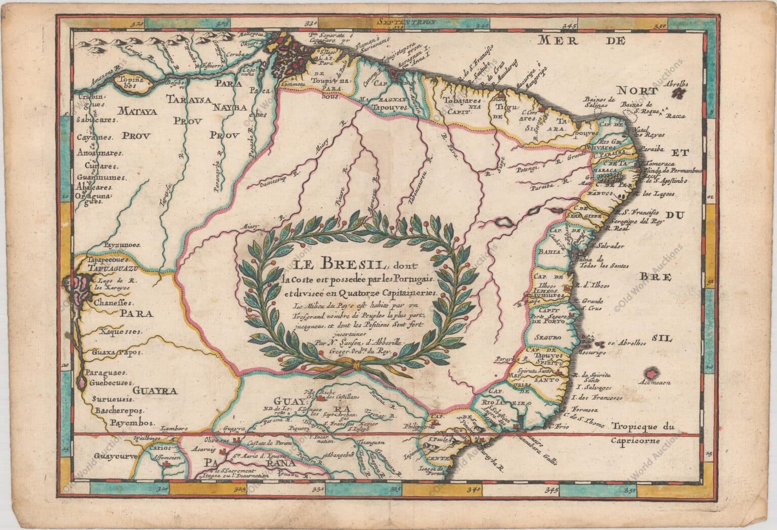 Mapa do Brasil dividida em quatorze capitanias de 1657 Mapa do Brasil dividida em quatorze capitanias de 1657 - Esta é uma versão reduzida do importante mapa de Sanson que mostra as possessões portuguesas no Brasil. As regiões costeiras foram divididas pela Coroa portuguesa em quatorze Capitaineries, ou escritórios portuários hereditários. Os titulares dessas outorgas, chamados de donatários, eram os responsáveis por sua defesa e desenvolvimento. Há uma série de rios que aparecem no interior. O mítico Lago de los Xarayes aparece à esquerda, e o interior desconhecido é convenientemente coberto pela cartela do título em estilo guirlanda. Os pequenos mapas de Sanson de sua América em vários mapas..., publicados pela primeira vez em 1656 e gravados por A. Peyrounin, foram copiados várias vezes por vários editores de mapas. Johann David Zunners fez cópias dos mapas de Sanson para sua tradução alemã de Die Gantze Erd-Kugel em 1679. Johannes Ribbius e Simon de Vries publicaram cópias em 1682 e 1683, com novos mapas gravados por Antoine d'Winter. As placas foram posteriormente vendidas a François Halma, que as usou em 1699 e novamente em 1705 com os títulos gravados novamente em holandês. Os títulos nas placas d'Winter foram gravados novamente em francês e depois usados por Nicholas Chemereau em 1715 e por Henri du Sauzet em 1738. "Le Bresil, dont la Coste est Possedee par les Portugais, et Divisee en Quatorze Capitaineries...", Sanson, Nicolas
