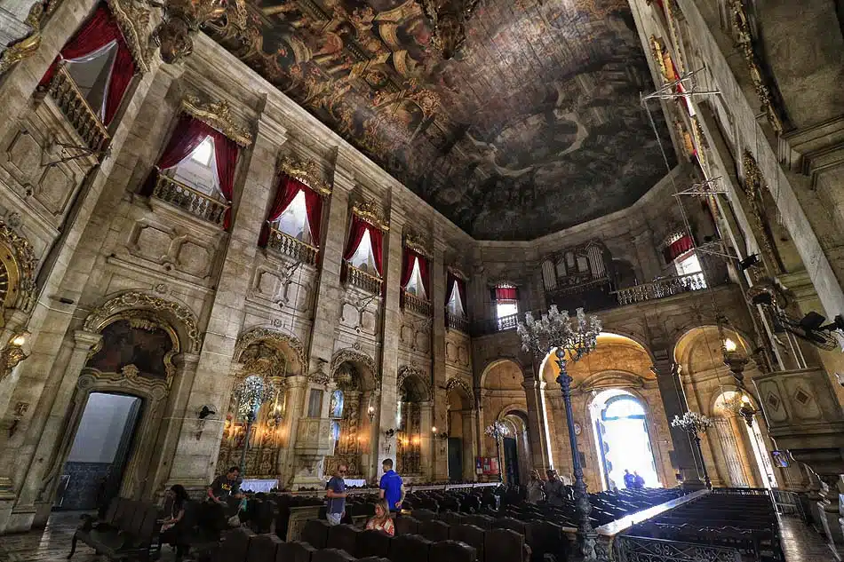 Interior da Basílica Santuário Nossa Senhora da Conceição da Praia Interior da Basílica Santuário Nossa Senhora da Conceição da Praia