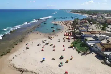 Praia do Arembepe na Bahia
