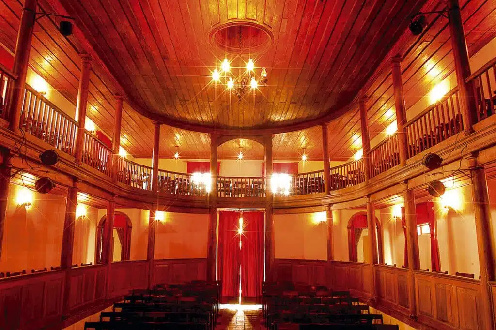 Teatro Minerva em Areia PB construído em 1859, em estilo barroco Teatro Minerva em Areia PB construído em 1859, em estilo barroco