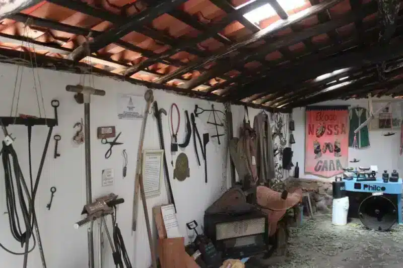 Museu da Roça em Pedro II no Piauí Museu da Roça em Pedro II no Piauí - Peças de couro, máquinas de escrever e móveis estão entre o acervo.