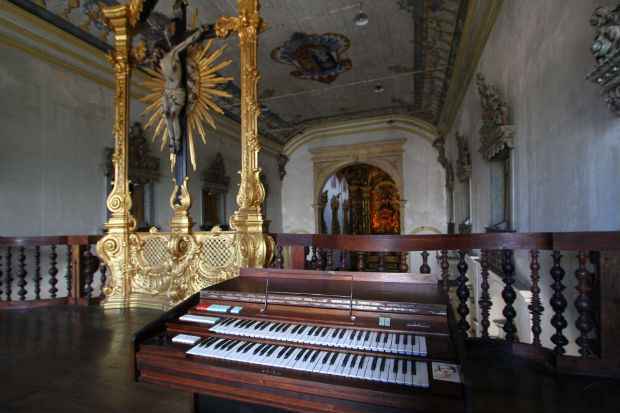 Altar dourado no Mosteiro de São Bento em Olinda PE Altar dourado no Mosteiro de São Bento em Olinda PE