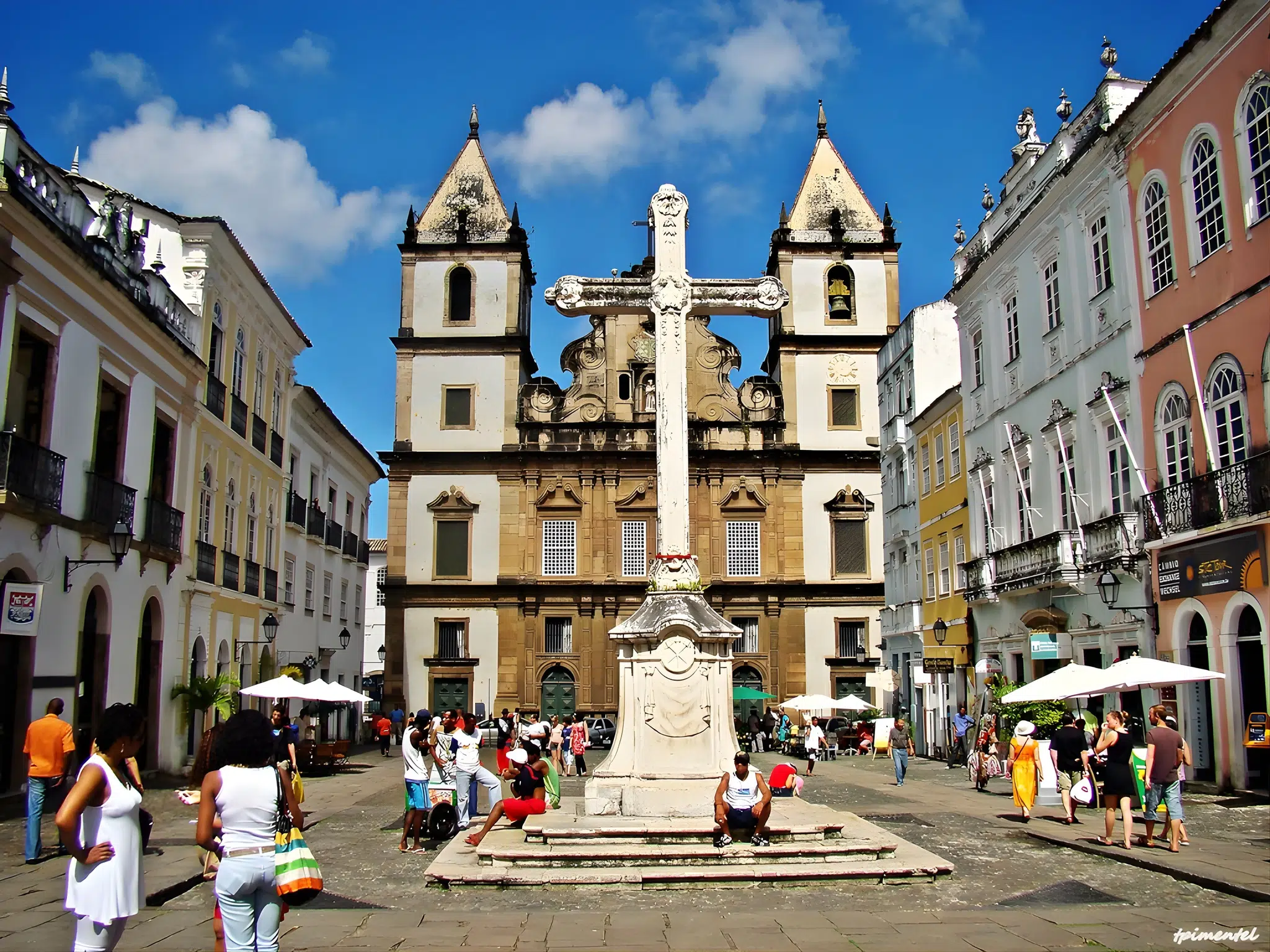 Cruzeiro de São Francisco no Pelourinho em Salvador da Bahia Cruzeiro de São Francisco no Pelourinho em Salvador da Bahia